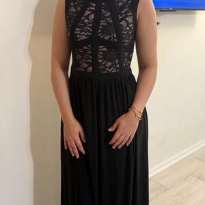 Elegant Black Lace Evening Dress